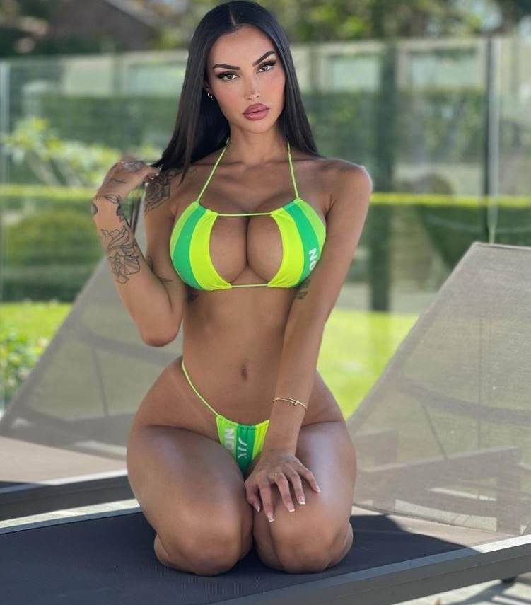 Beylikdüzü Escort Bayan Cansuyla Bir Kaçamak Yapın