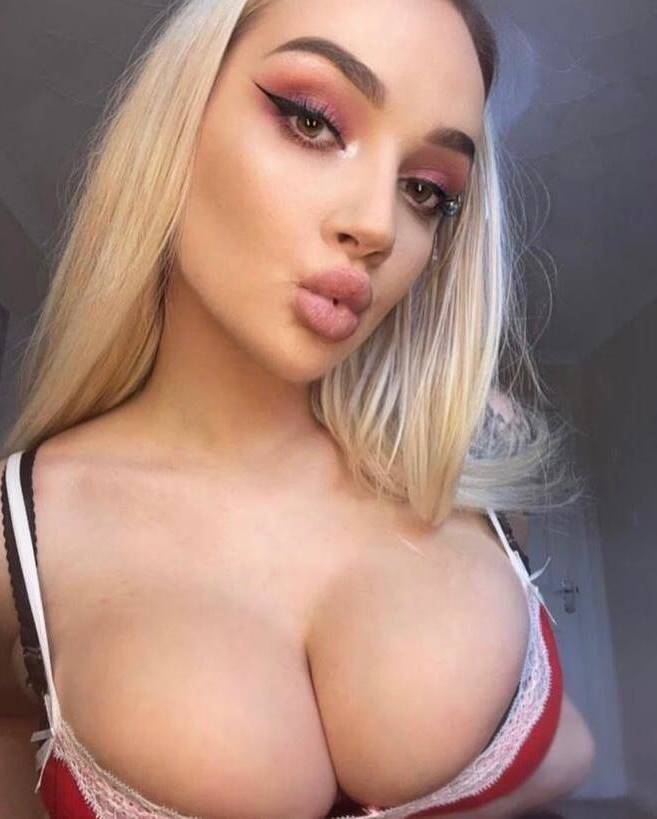 Beylikdüzü Escort Bayan Selin İle Ateşli Buluşma